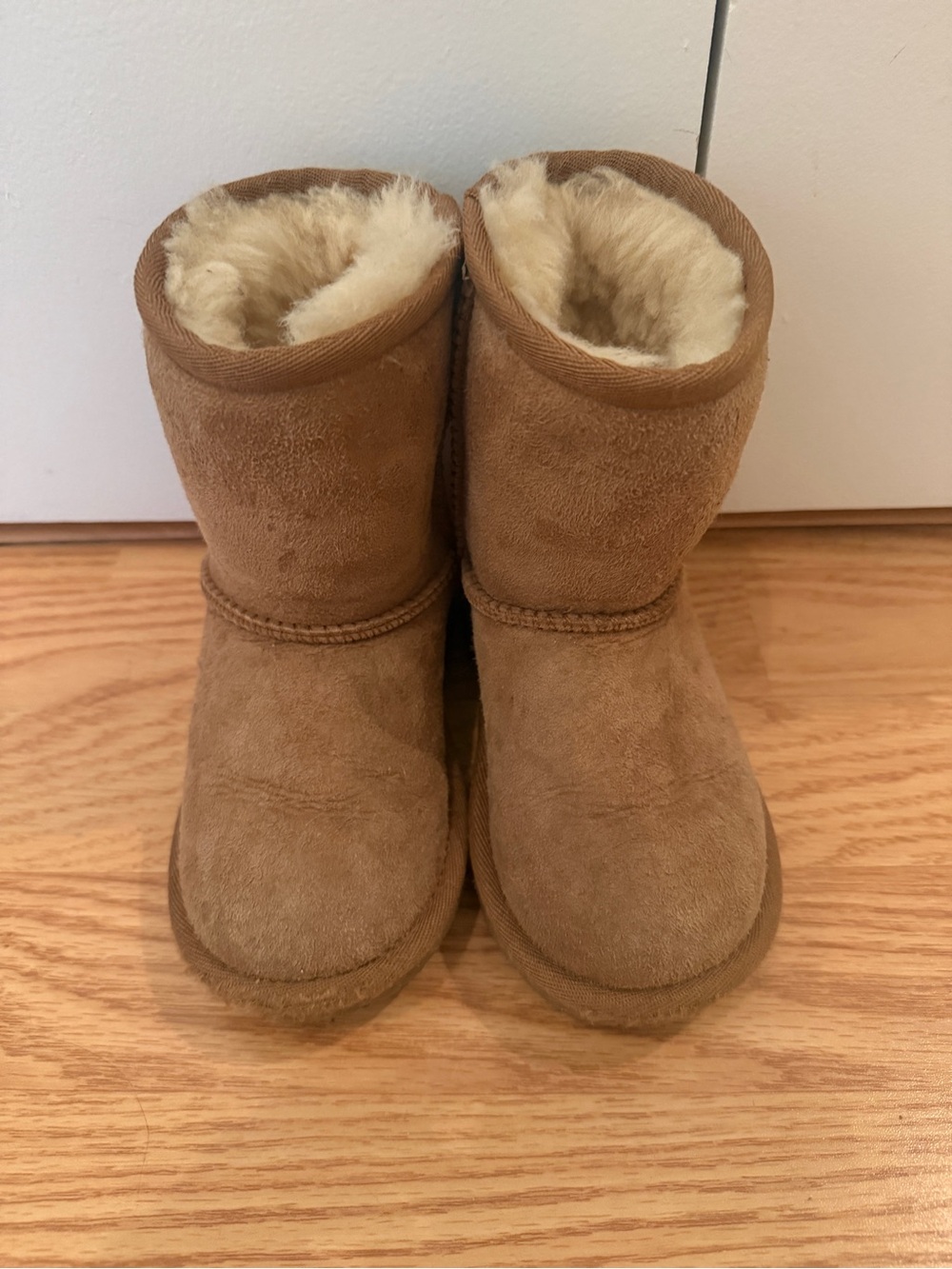 UGG Kids Chestnut Shearling-Lined Classic Boots